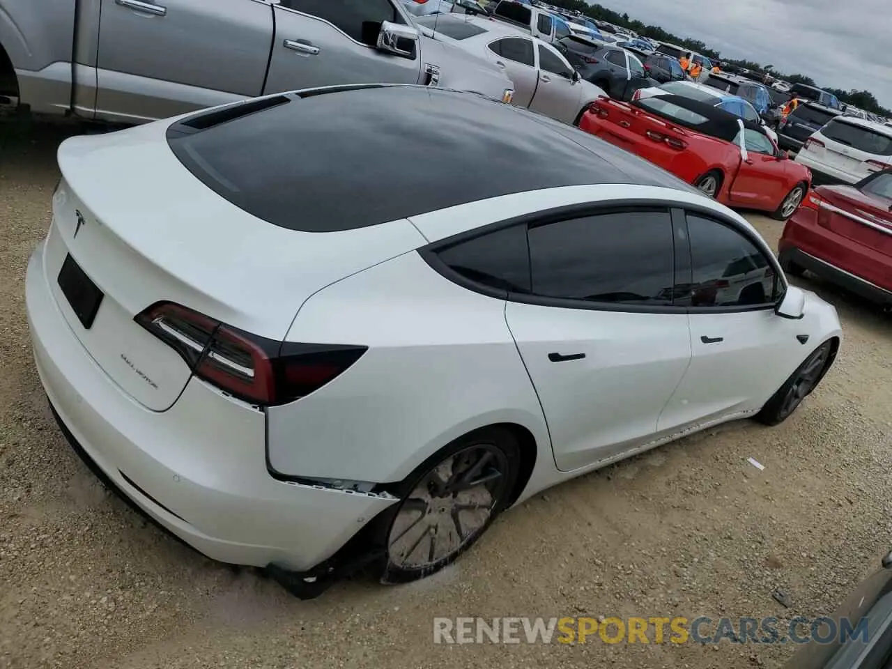 3 Photograph of a damaged car 5YJ3E1EB9NF325799 TESLA MODEL 3 2022