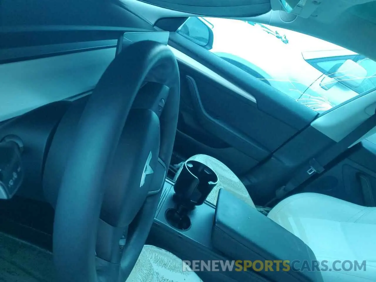 8 Photograph of a damaged car 5YJ3E1EB9NF325799 TESLA MODEL 3 2022