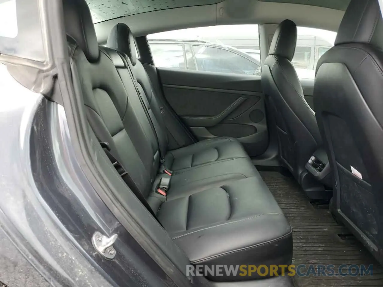10 Photograph of a damaged car 5YJ3E1EB9NF327066 TESLA MODEL 3 2022