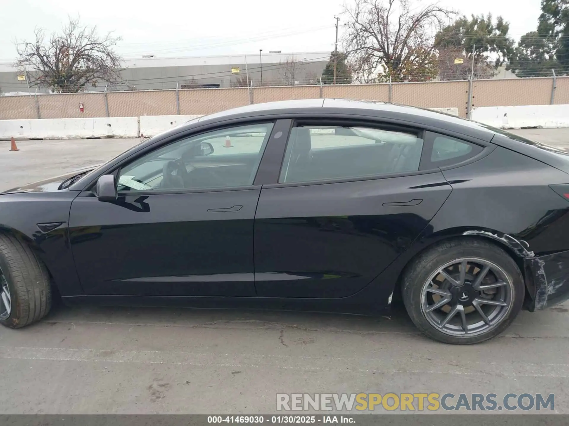 13 Photograph of a damaged car 5YJ3E1EB9NF348368 TESLA MODEL 3 2022