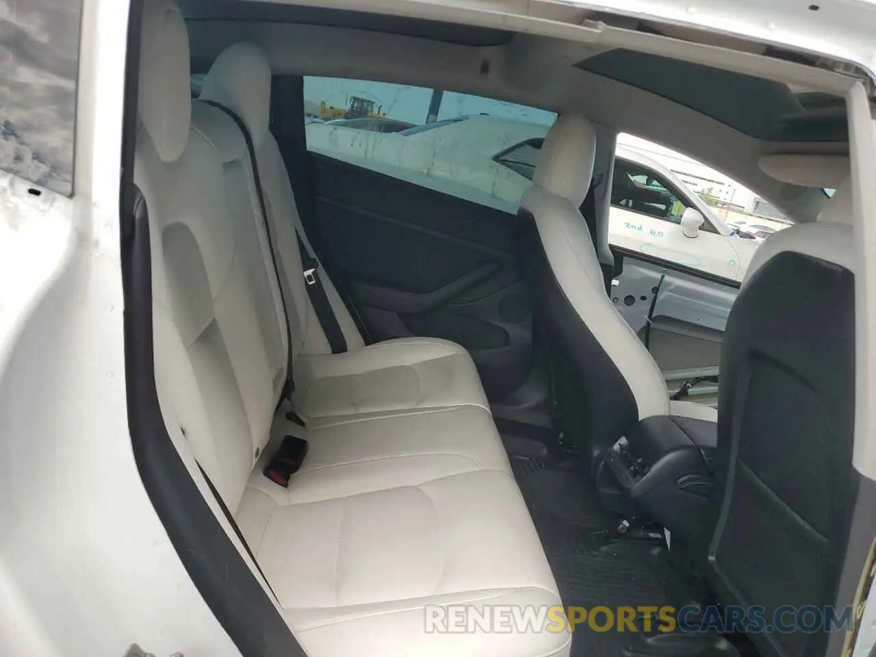10 Photograph of a damaged car 5YJ3E1EB9NF350010 TESLA MODEL 3 2022