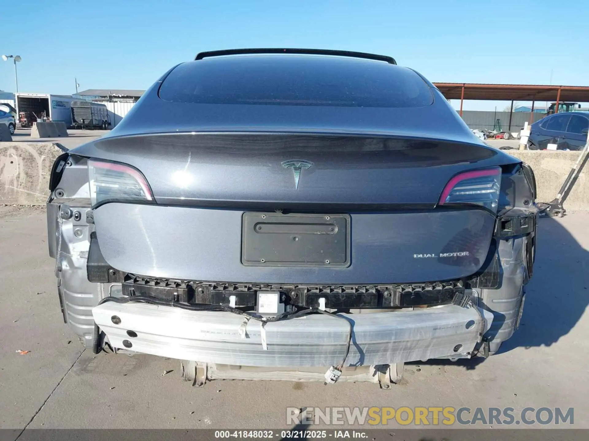 17 Photograph of a damaged car 5YJ3E1EBXNF115762 TESLA MODEL 3 2022