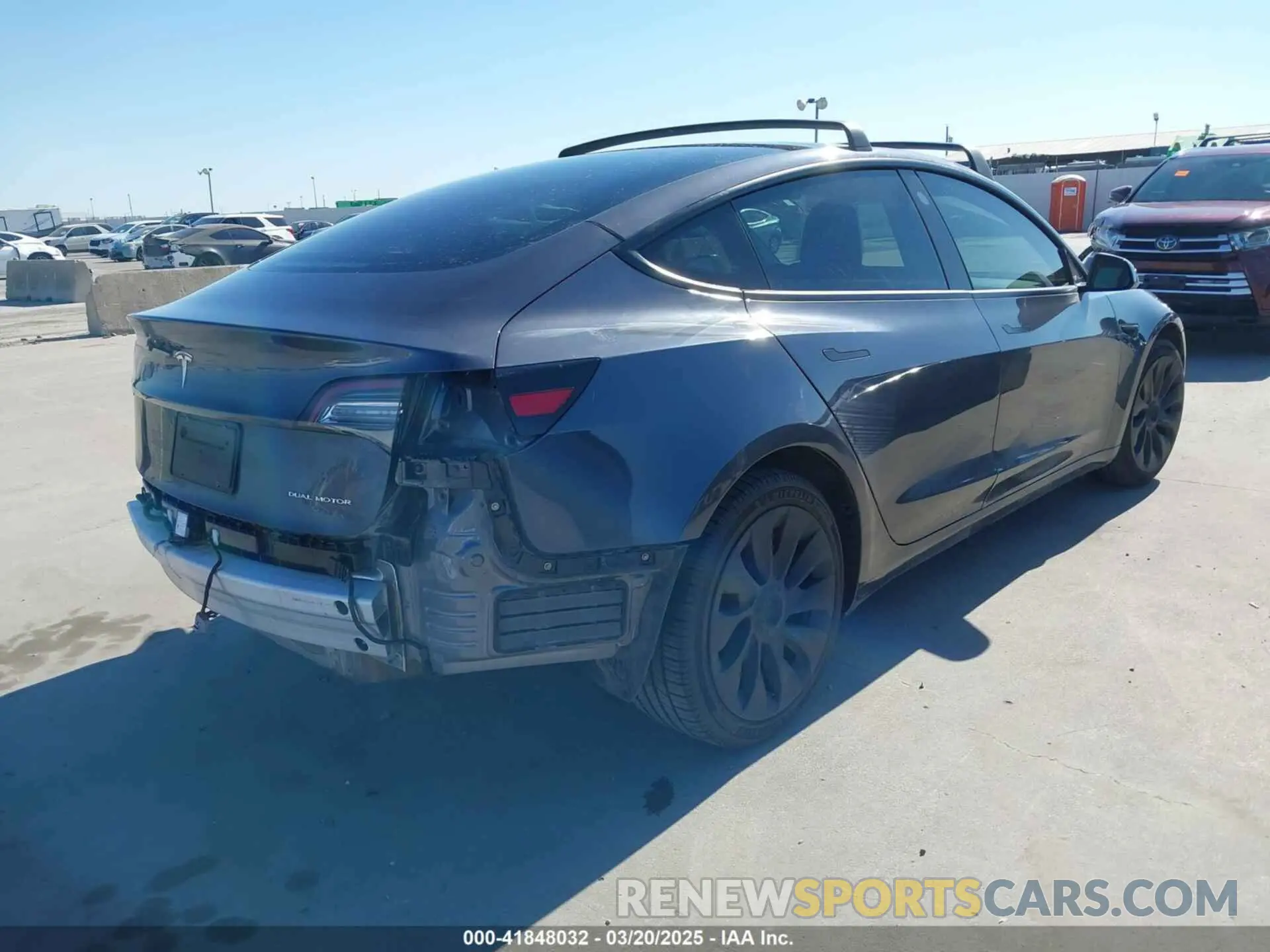 4 Photograph of a damaged car 5YJ3E1EBXNF115762 TESLA MODEL 3 2022