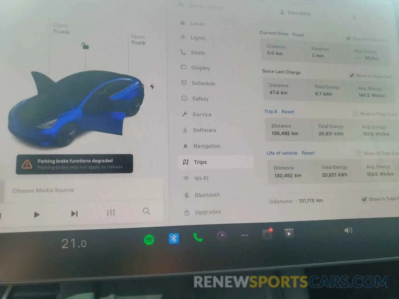 9 Photograph of a damaged car 5YJ3E1EBXNF124378 TESLA MODEL 3 2022
