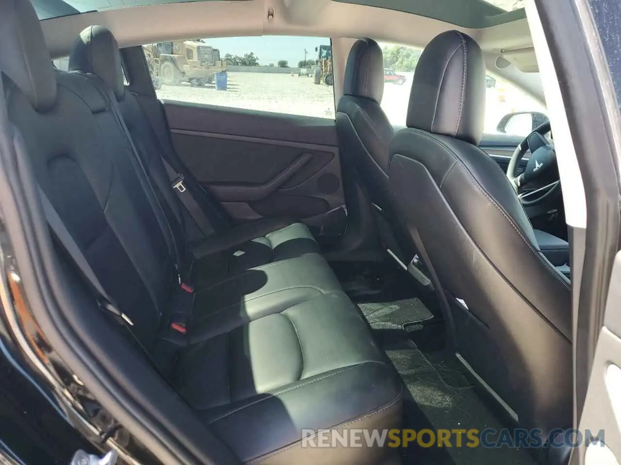 10 Photograph of a damaged car 5YJ3E1EBXNF132416 TESLA MODEL 3 2022