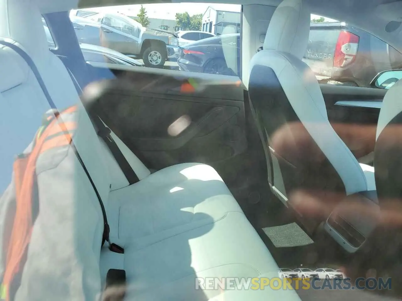 10 Photograph of a damaged car 5YJ3E1EBXNF155050 TESLA MODEL 3 2022