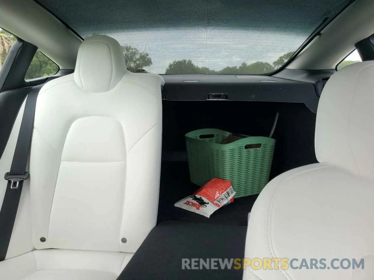 10 Photograph of a damaged car 5YJ3E1EBXNF181454 TESLA MODEL 3 2022