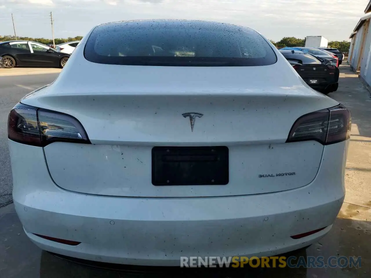 6 Photograph of a damaged car 5YJ3E1EBXNF181454 TESLA MODEL 3 2022