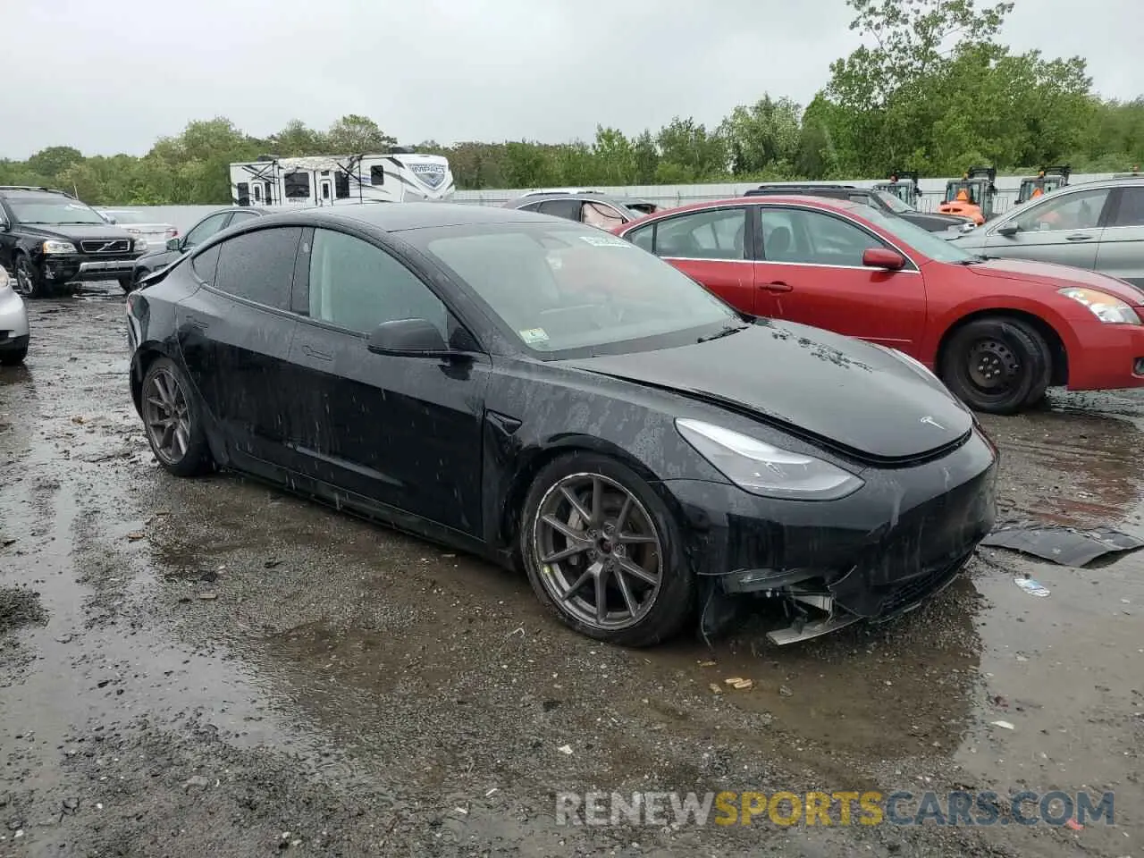 4 Photograph of a damaged car 5YJ3E1EBXNF185018 TESLA MODEL 3 2022