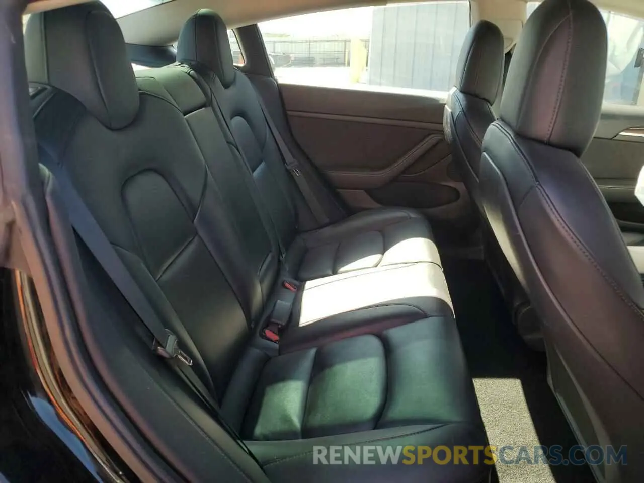 10 Photograph of a damaged car 5YJ3E1EBXNF186458 TESLA MODEL 3 2022