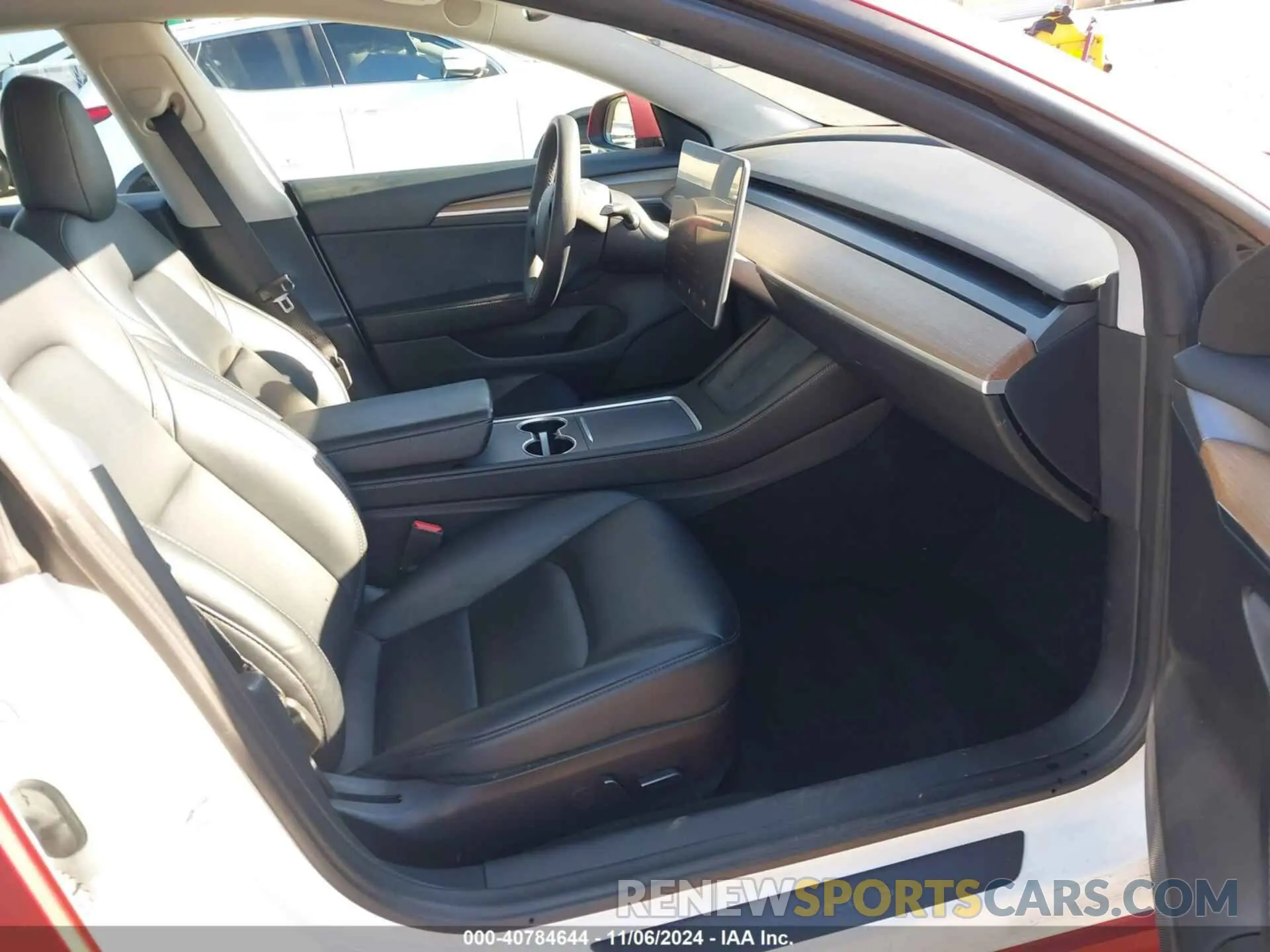 5 Photograph of a damaged car 5YJ3E1EBXNF190963 TESLA MODEL 3 2022