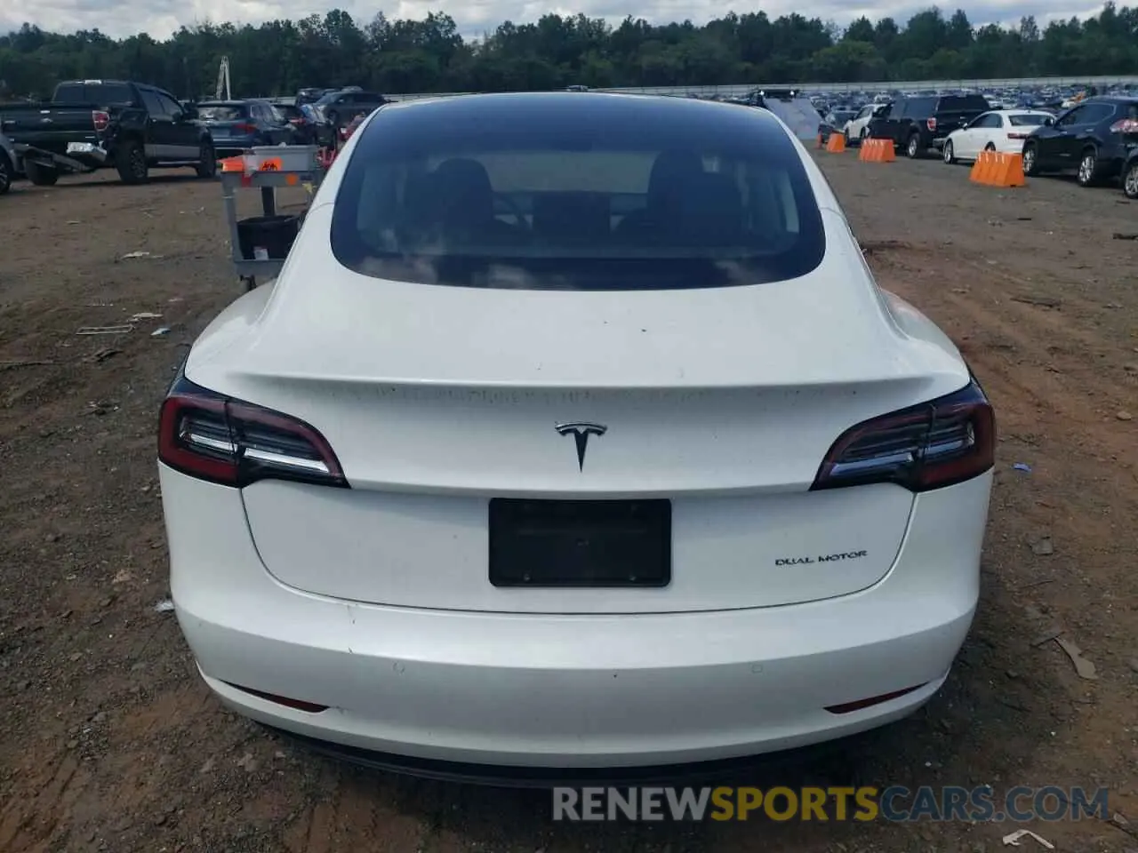 6 Photograph of a damaged car 5YJ3E1EBXNF207681 TESLA MODEL 3 2022