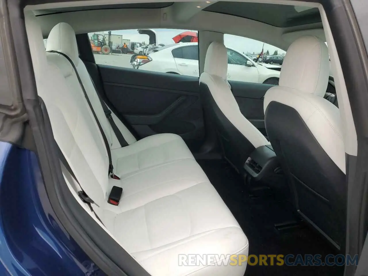 11 Photograph of a damaged car 5YJ3E1EBXNF230877 TESLA MODEL 3 2022