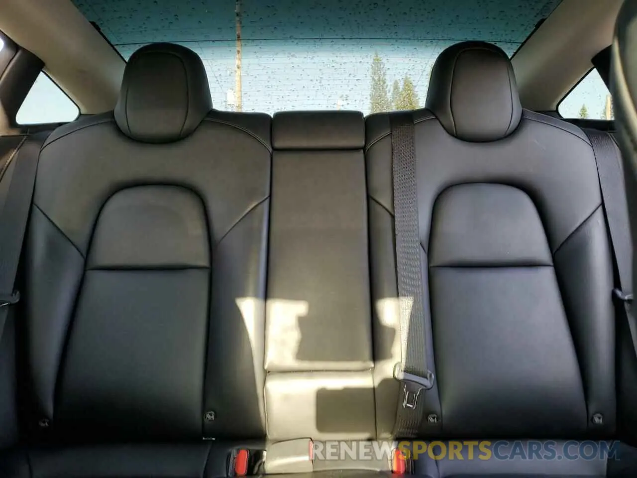 10 Photograph of a damaged car 5YJ3E1EBXNF237537 TESLA MODEL 3 2022