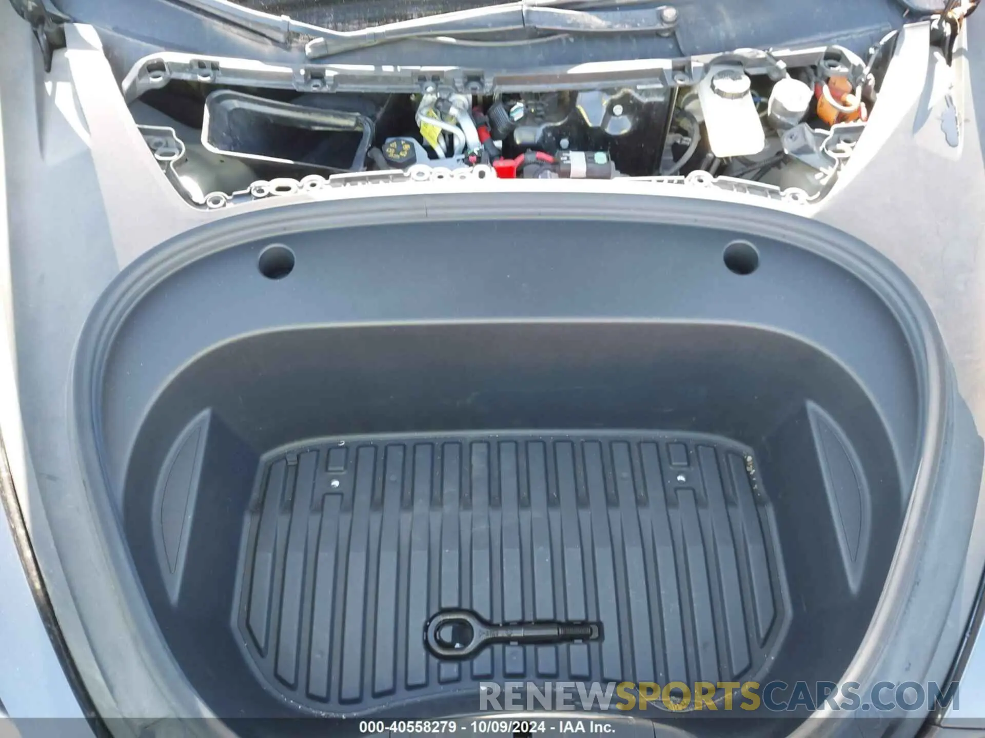 10 Photograph of a damaged car 5YJ3E1EBXNF245864 TESLA MODEL 3 2022