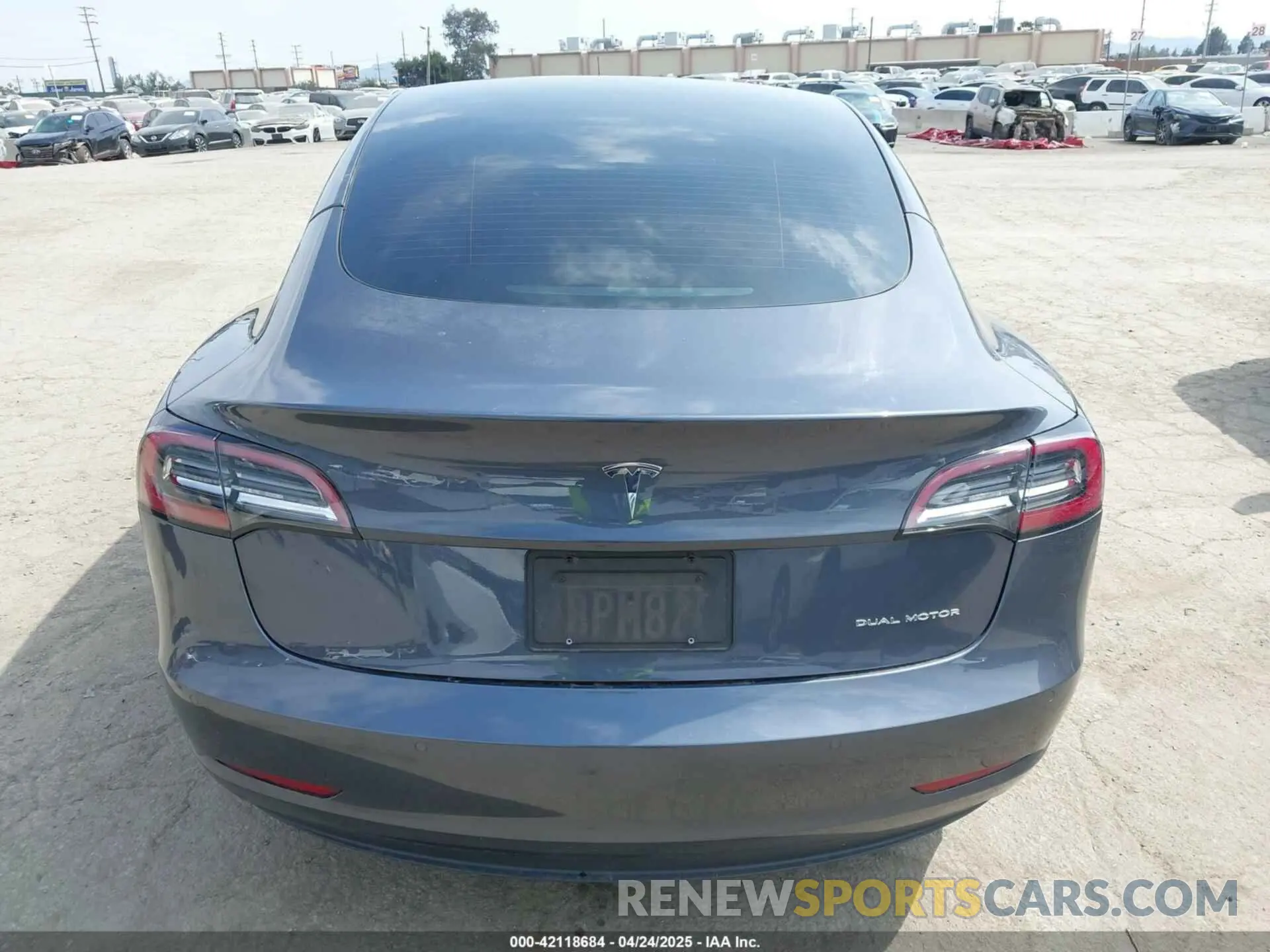 15 Photograph of a damaged car 5YJ3E1EBXNF250840 TESLA MODEL 3 2022
