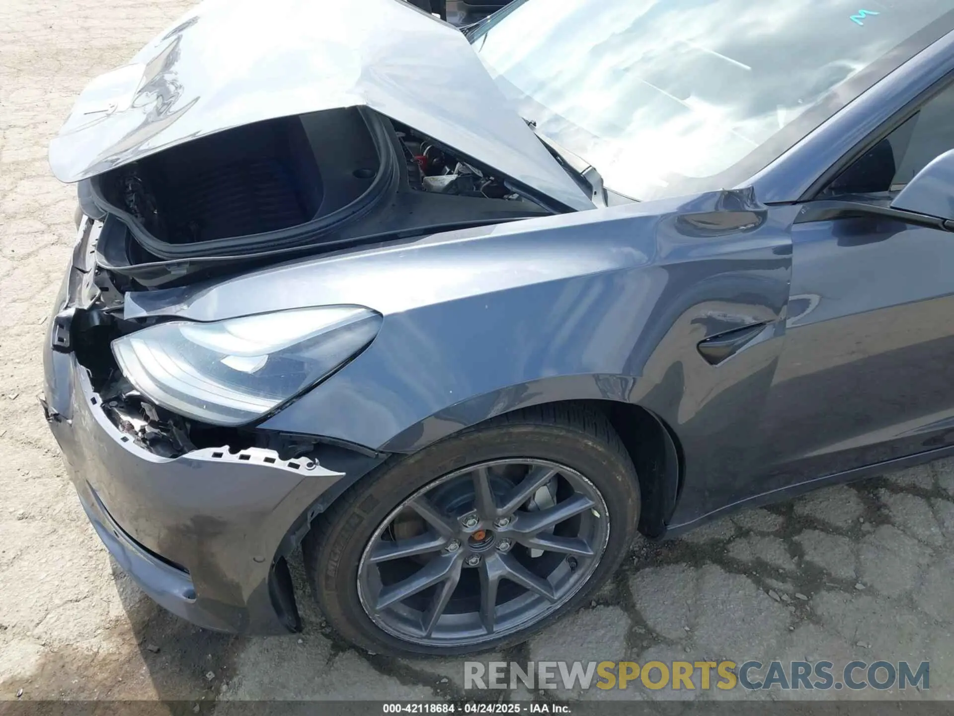 19 Photograph of a damaged car 5YJ3E1EBXNF250840 TESLA MODEL 3 2022