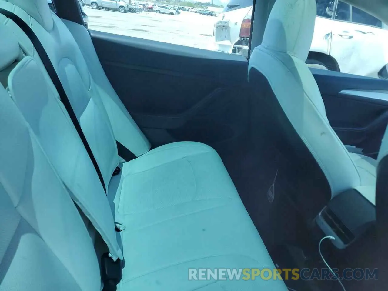 10 Photograph of a damaged car 5YJ3E1EBXNF263832 TESLA MODEL 3 2022