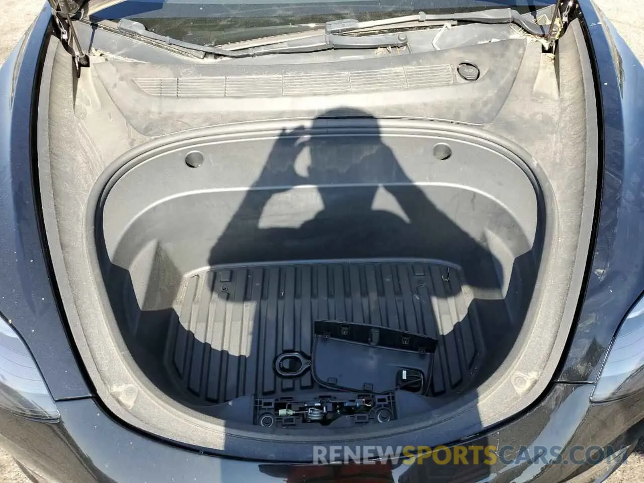 11 Photograph of a damaged car 5YJ3E1EBXNF295261 TESLA MODEL 3 2022