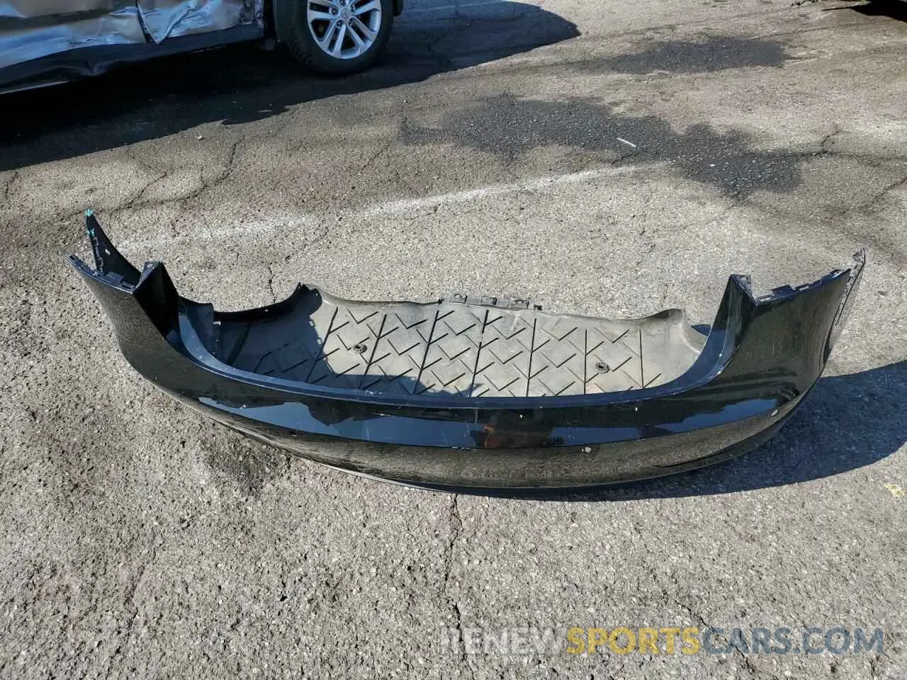 12 Photograph of a damaged car 5YJ3E1EBXNF295261 TESLA MODEL 3 2022