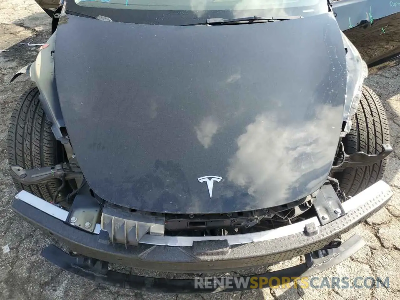 11 Photograph of a damaged car 5YJ3E1EBXNF304895 TESLA MODEL 3 2022