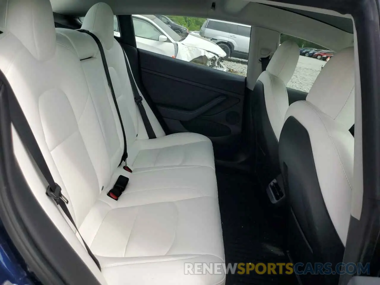 10 Photograph of a damaged car 5YJ3E1EBXNF327514 TESLA MODEL 3 2022