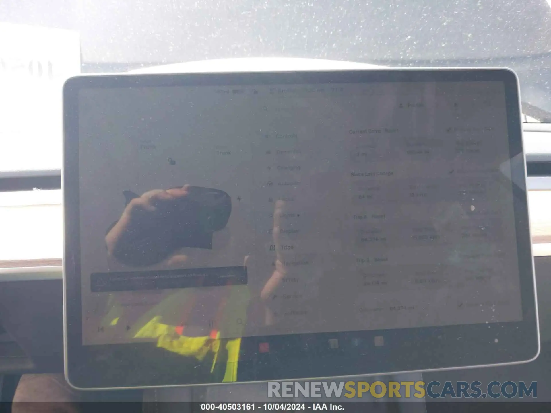 18 Photograph of a damaged car 5YJ3E1EBXNF349514 TESLA MODEL 3 2022
