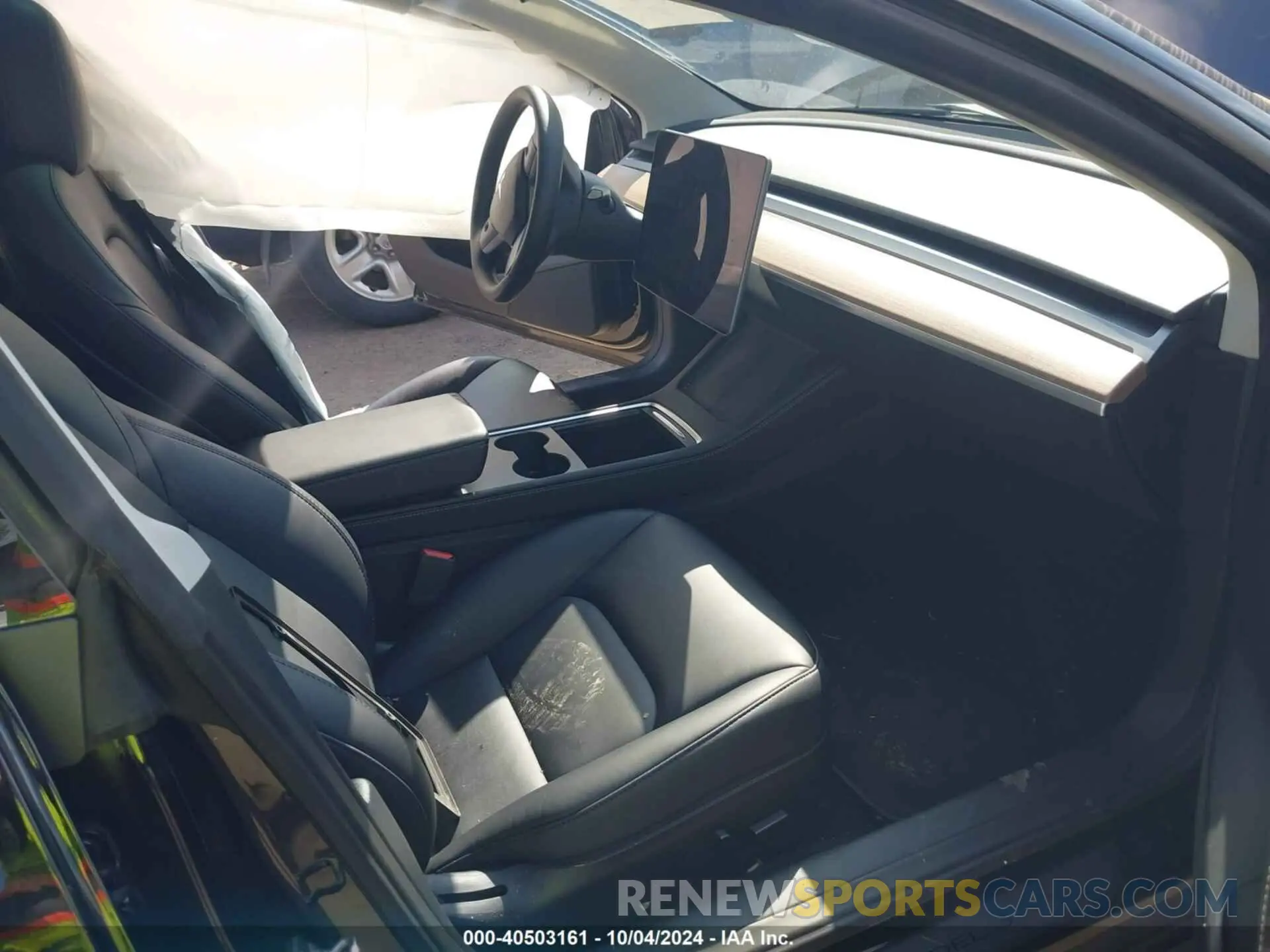 5 Photograph of a damaged car 5YJ3E1EBXNF349514 TESLA MODEL 3 2022