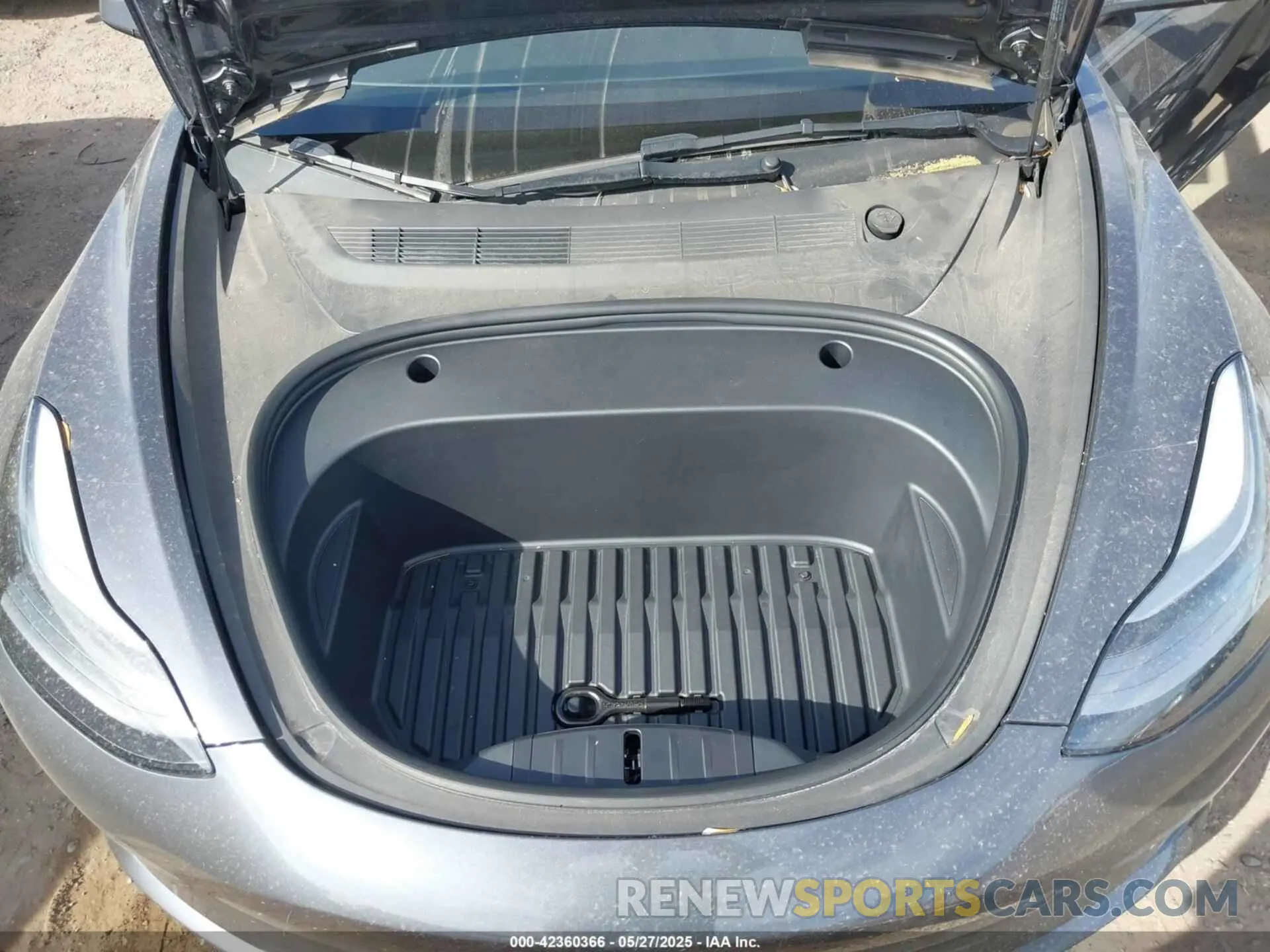 10 Photograph of a damaged car 5YJ3E1EC0NF165739 TESLA MODEL 3 2022