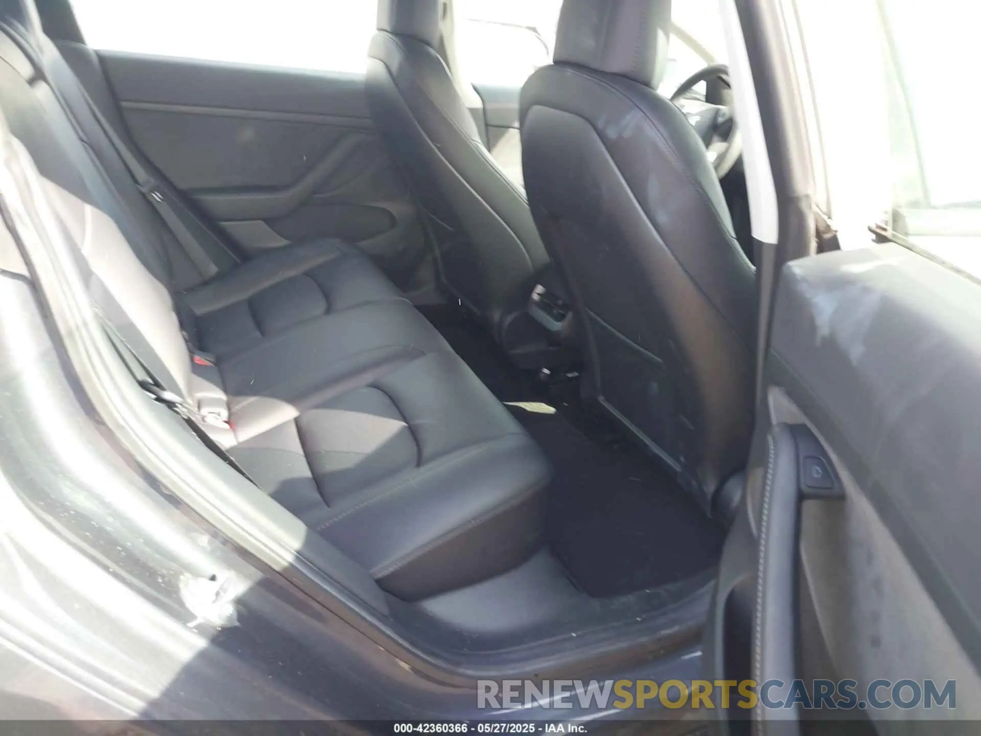 8 Photograph of a damaged car 5YJ3E1EC0NF165739 TESLA MODEL 3 2022