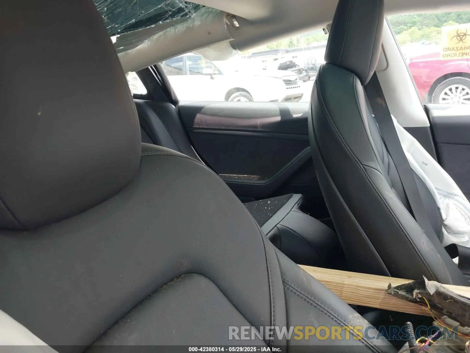 8 Photograph of a damaged car 5YJ3E1EC0NF174232 TESLA MODEL 3 2022