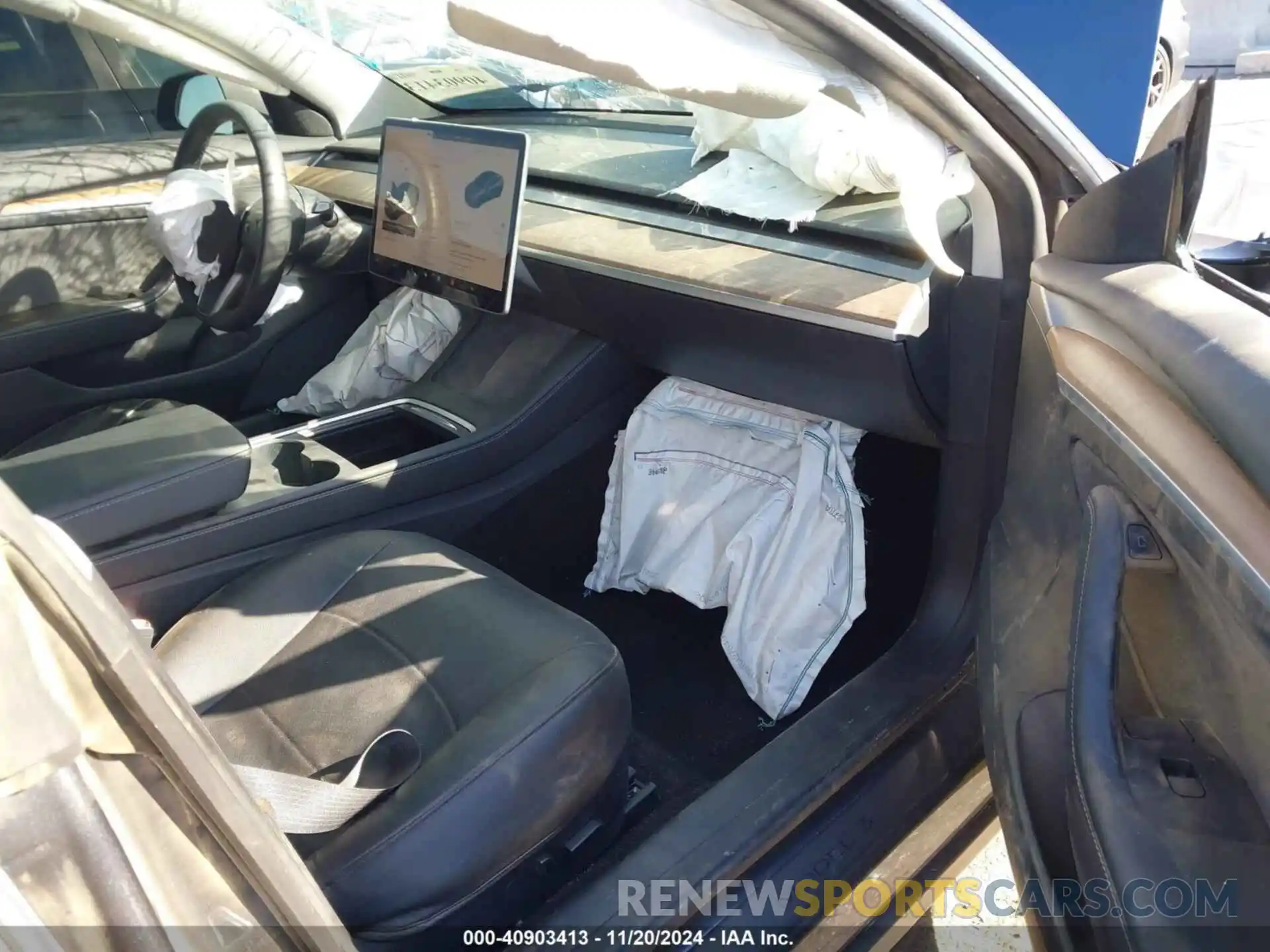 5 Photograph of a damaged car 5YJ3E1EC0NF248295 TESLA MODEL 3 2022