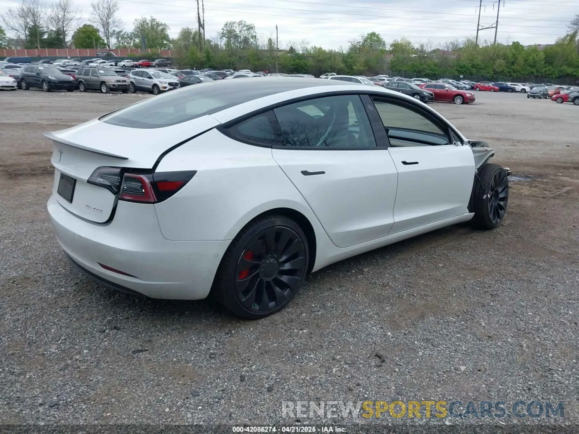 4 Photograph of a damaged car 5YJ3E1EC0NF263945 TESLA MODEL 3 2022