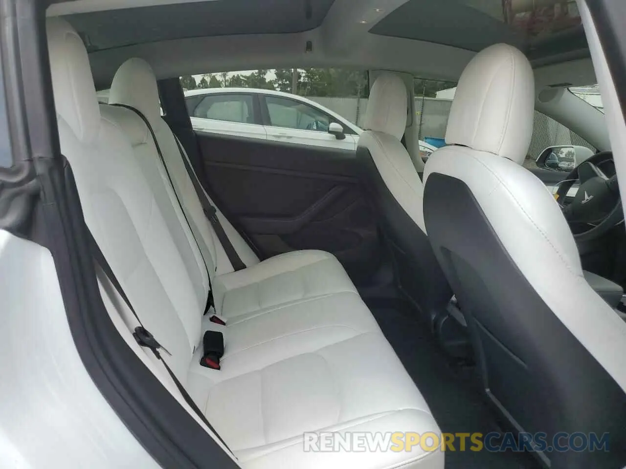 10 Photograph of a damaged car 5YJ3E1EC1NF104528 TESLA MODEL 3 2022
