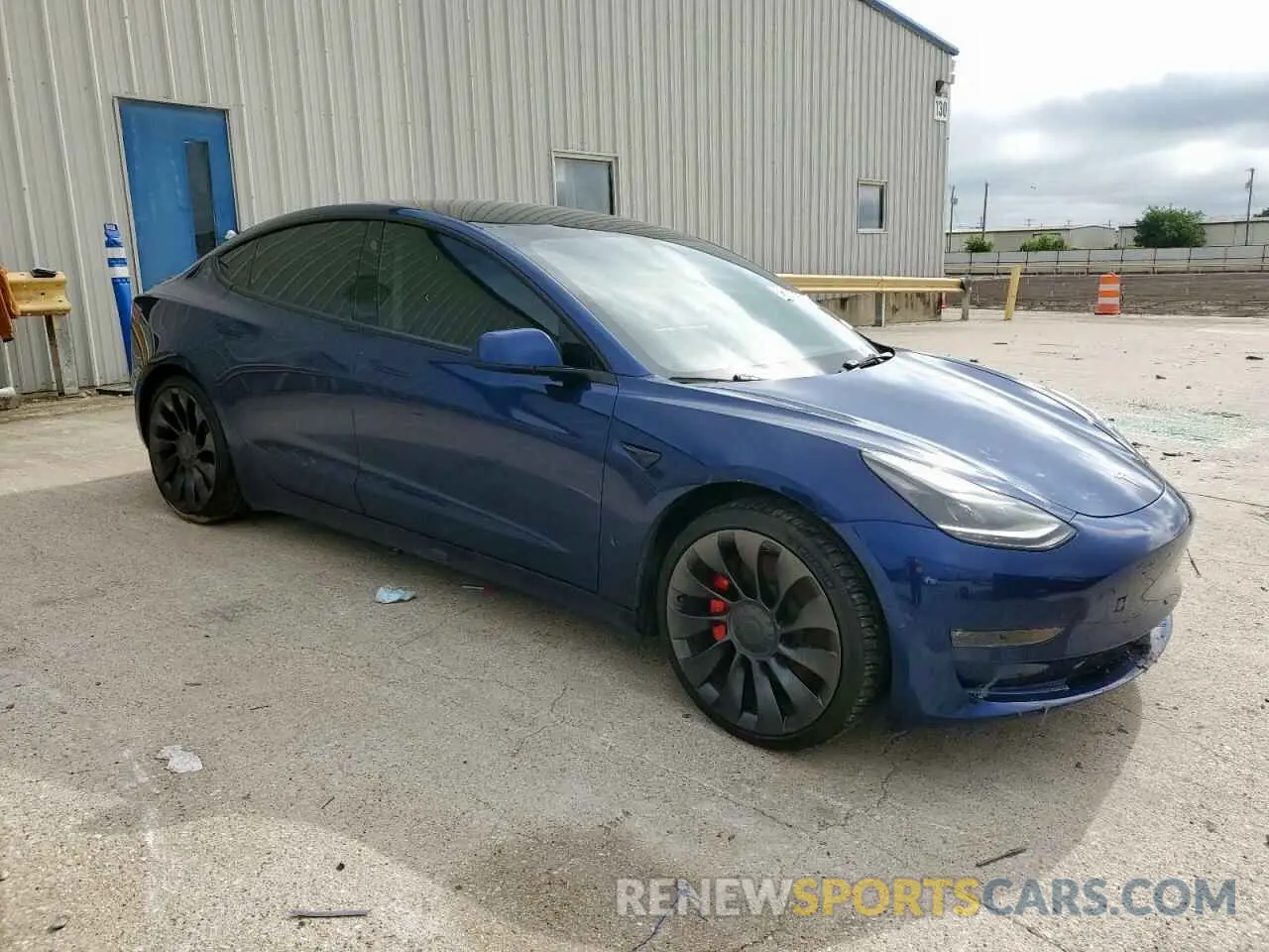4 Photograph of a damaged car 5YJ3E1EC1NF254025 TESLA MODEL 3 2022