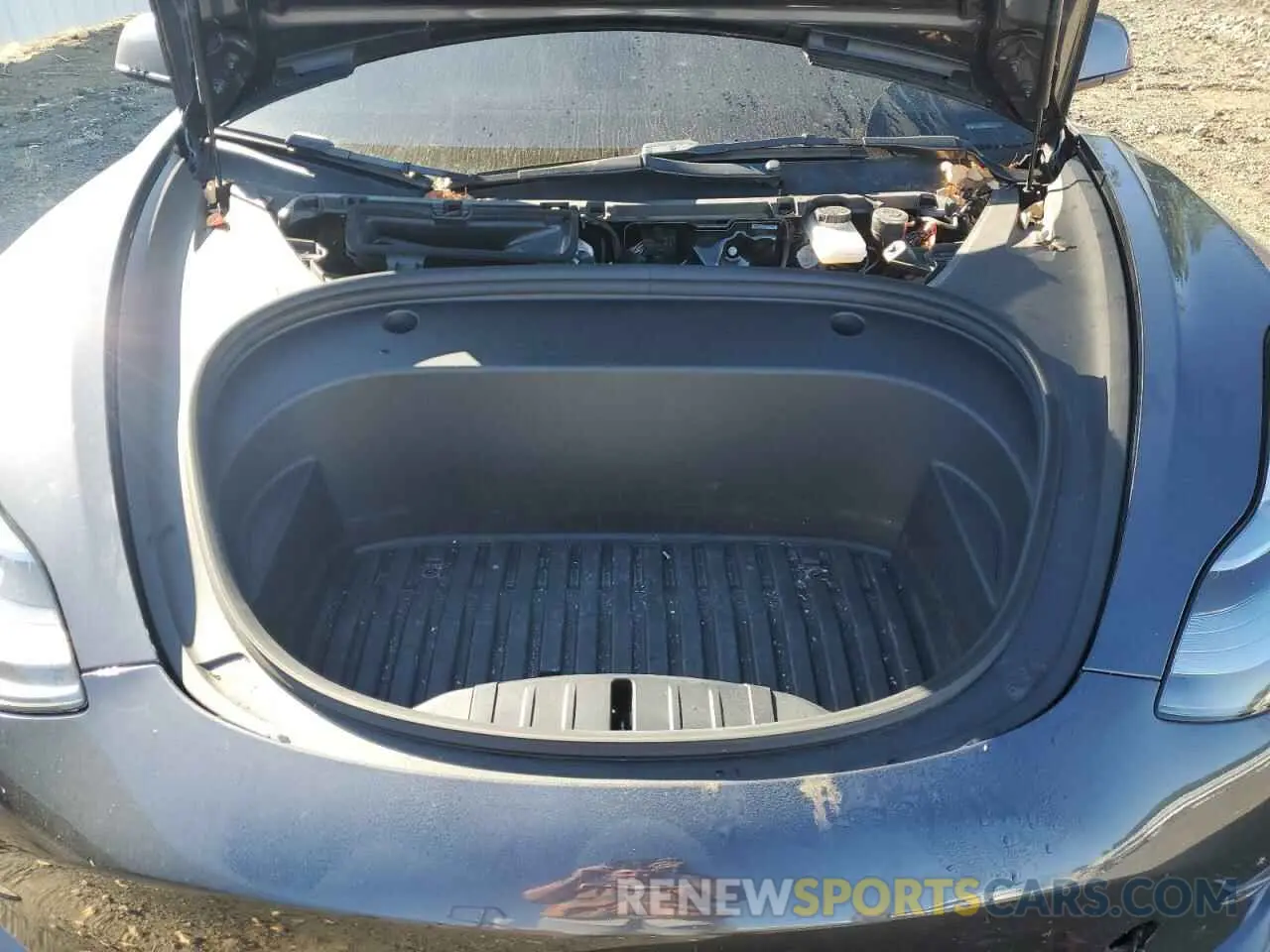 11 Photograph of a damaged car 5YJ3E1EC2NF261811 TESLA MODEL 3 2022