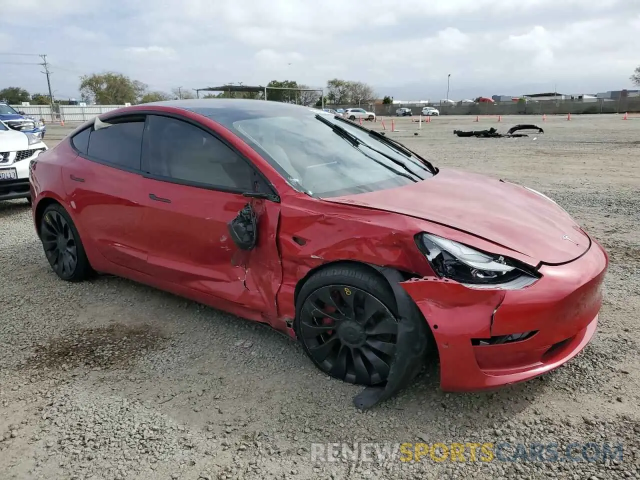 4 Photograph of a damaged car 5YJ3E1EC2NF268046 TESLA MODEL 3 2022