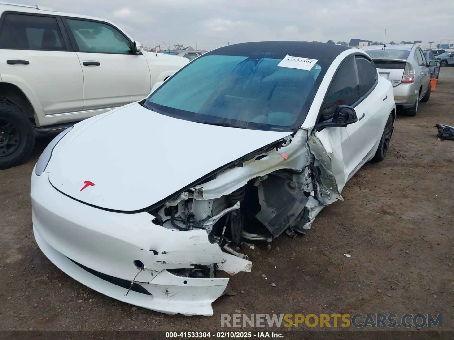 2 Photograph of a damaged car 5YJ3E1EC2NF295330 TESLA MODEL 3 2022