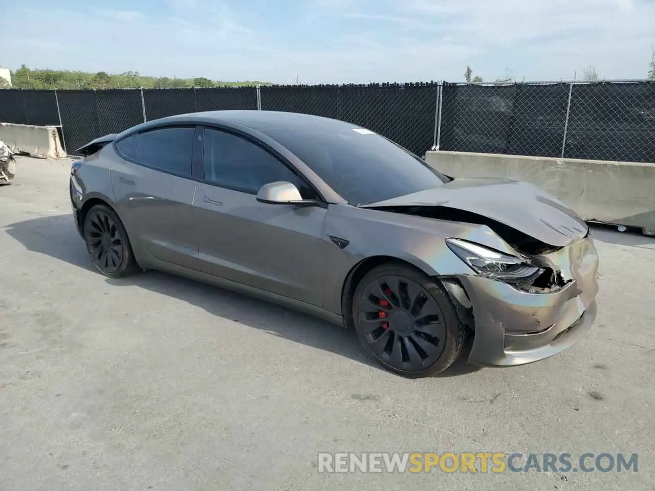 4 Photograph of a damaged car 5YJ3E1EC3NF128202 TESLA MODEL 3 2022