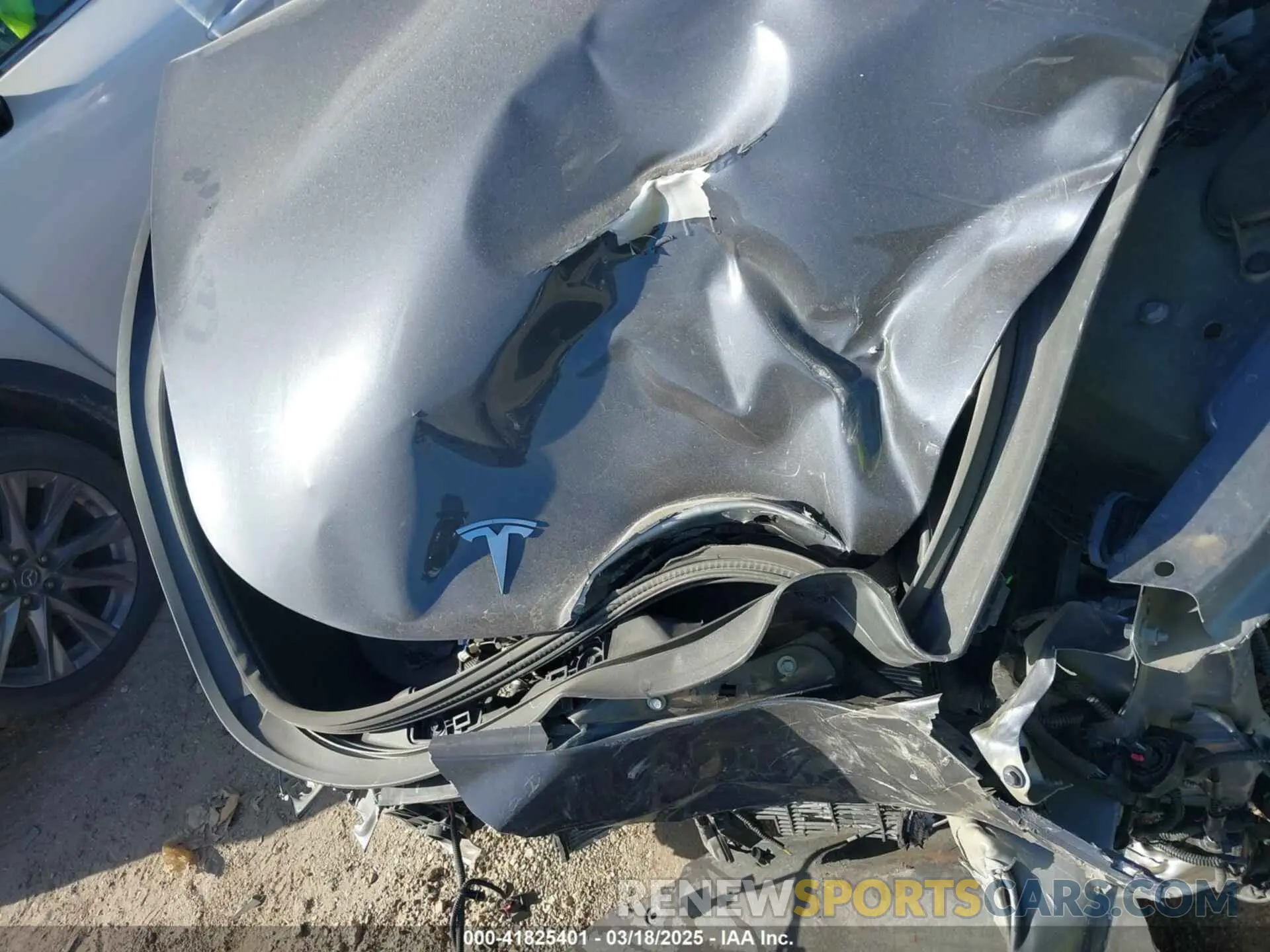 10 Photograph of a damaged car 5YJ3E1EC3NF194197 TESLA MODEL 3 2022