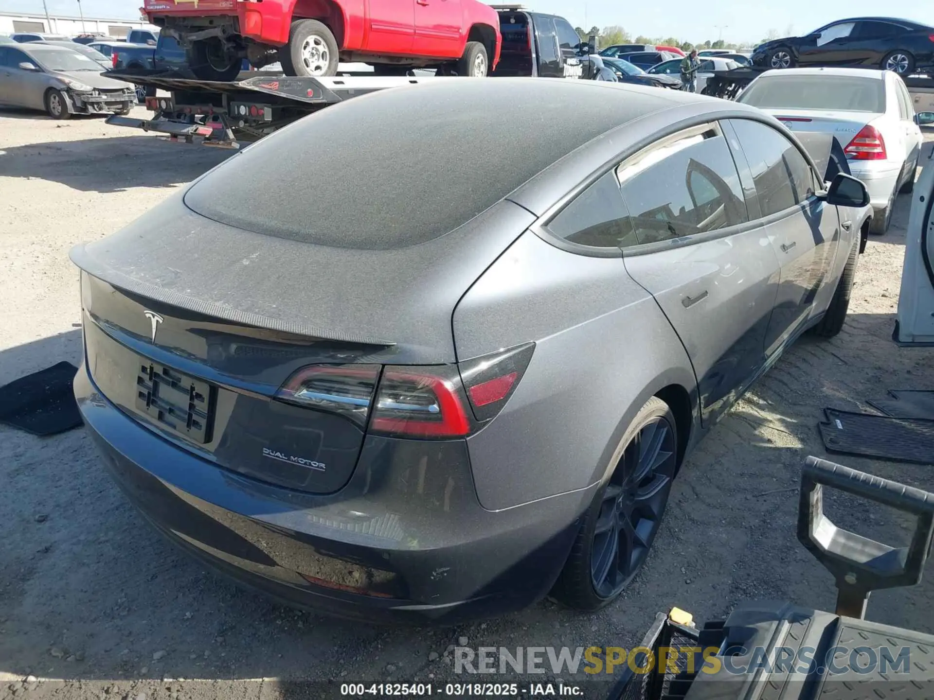 4 Photograph of a damaged car 5YJ3E1EC3NF194197 TESLA MODEL 3 2022