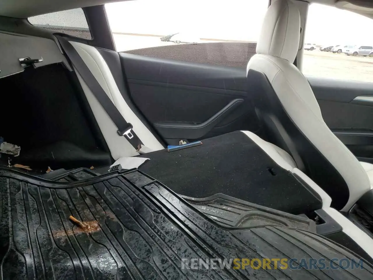 10 Photograph of a damaged car 5YJ3E1EC3NF208468 TESLA MODEL 3 2022