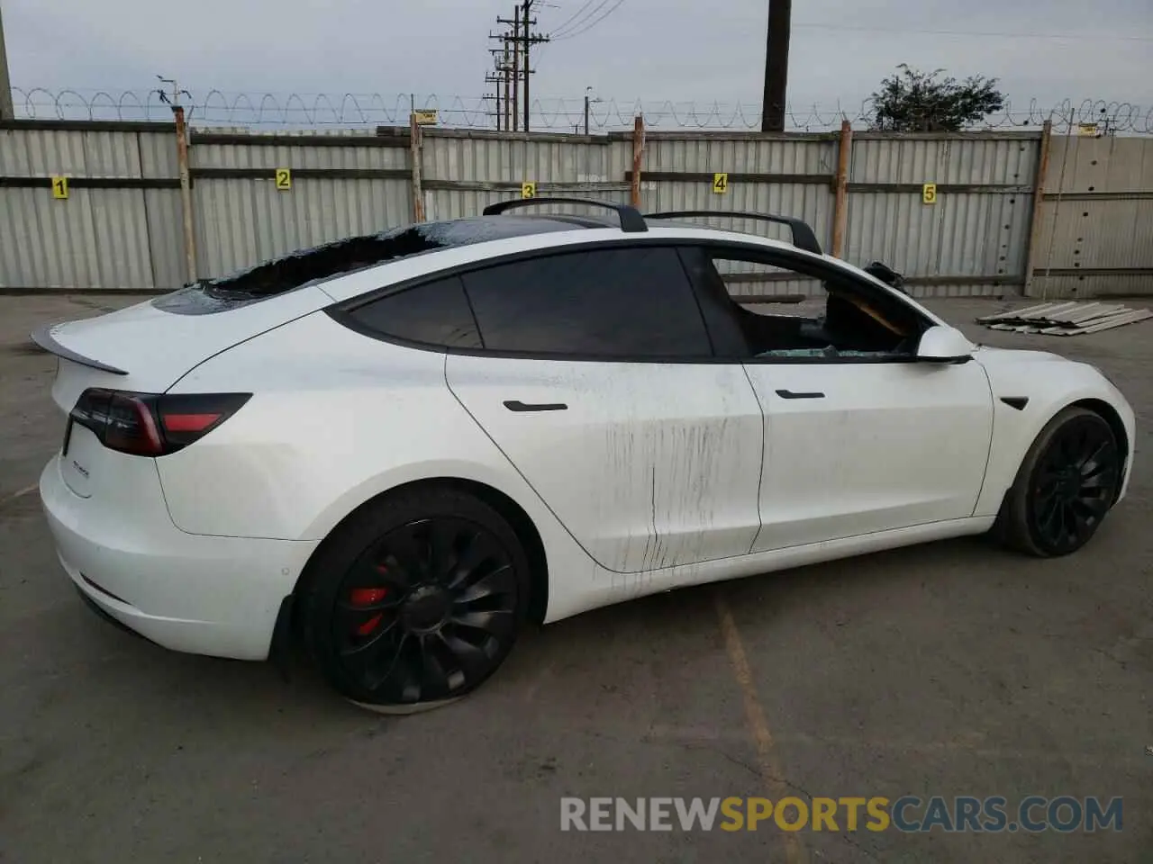 3 Photograph of a damaged car 5YJ3E1EC3NF265334 TESLA MODEL 3 2022