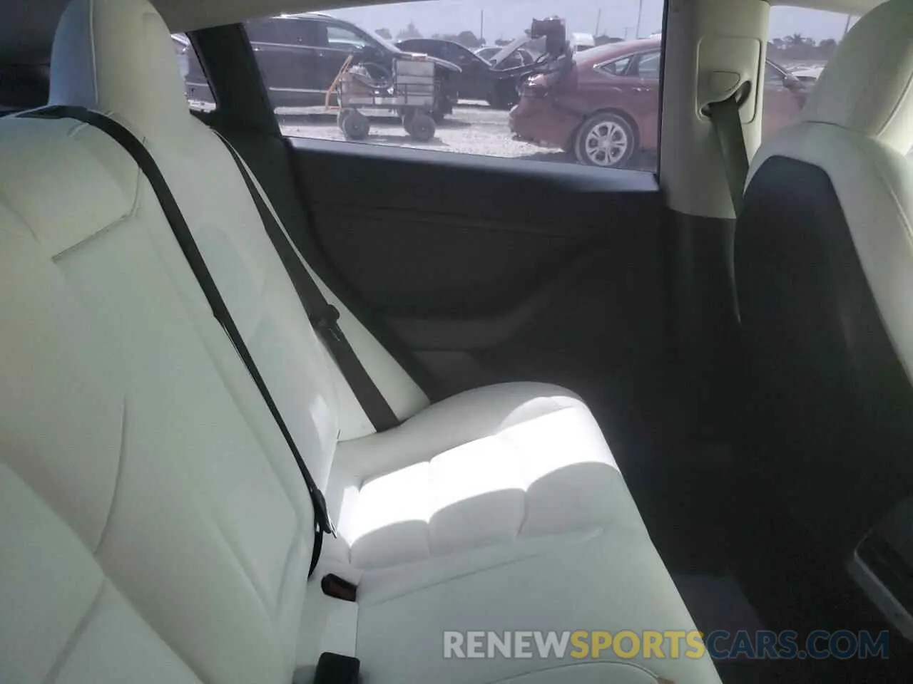10 Photograph of a damaged car 5YJ3E1EC3NF273790 TESLA MODEL 3 2022