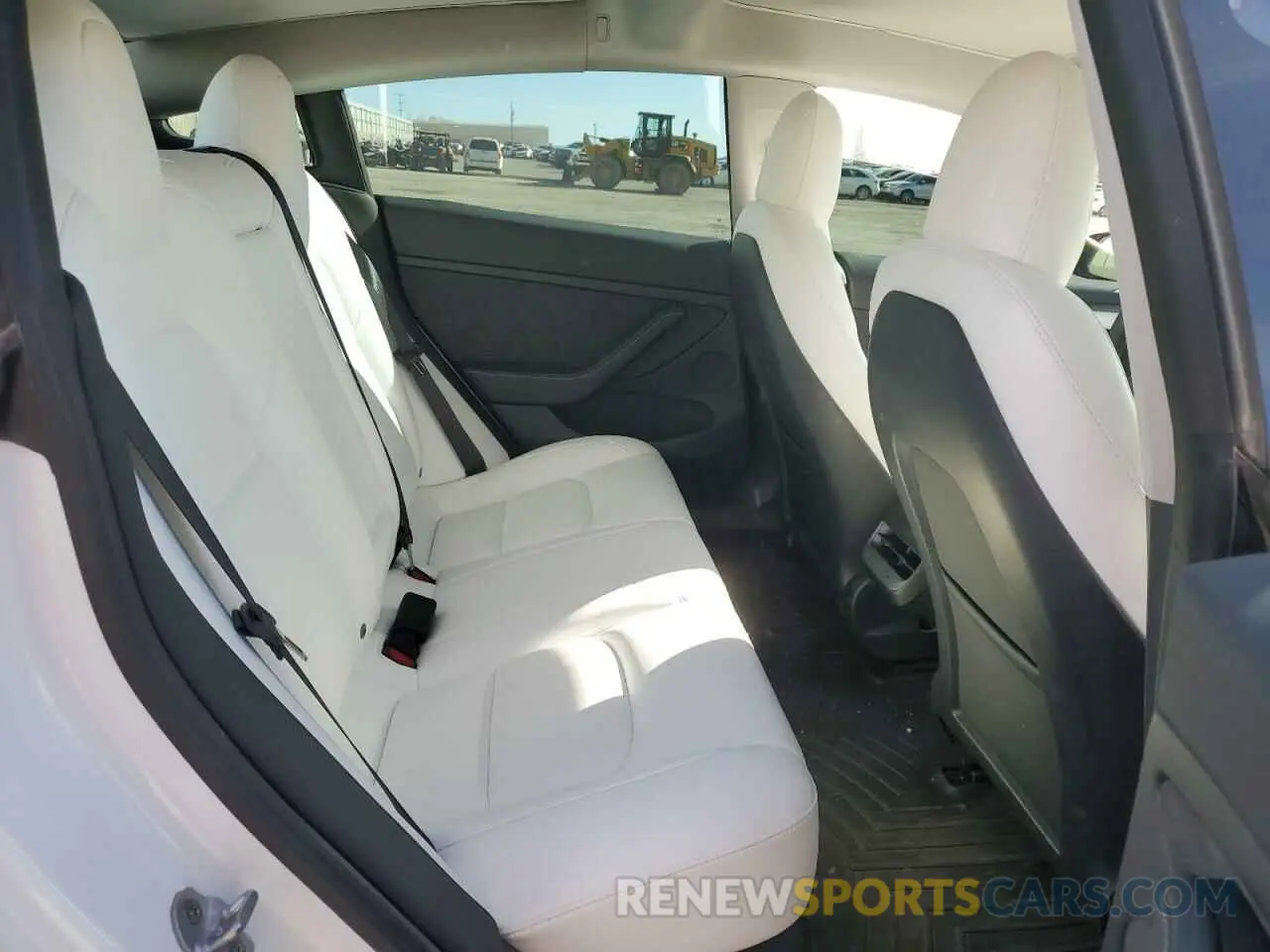10 Photograph of a damaged car 5YJ3E1EC3NF321725 TESLA MODEL 3 2022