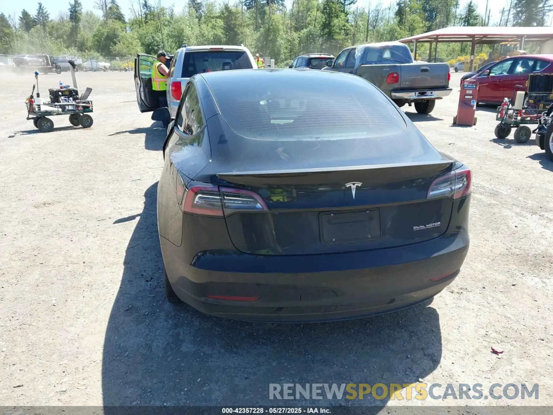 16 Photograph of a damaged car 5YJ3E1EC3NF348486 TESLA MODEL 3 2022