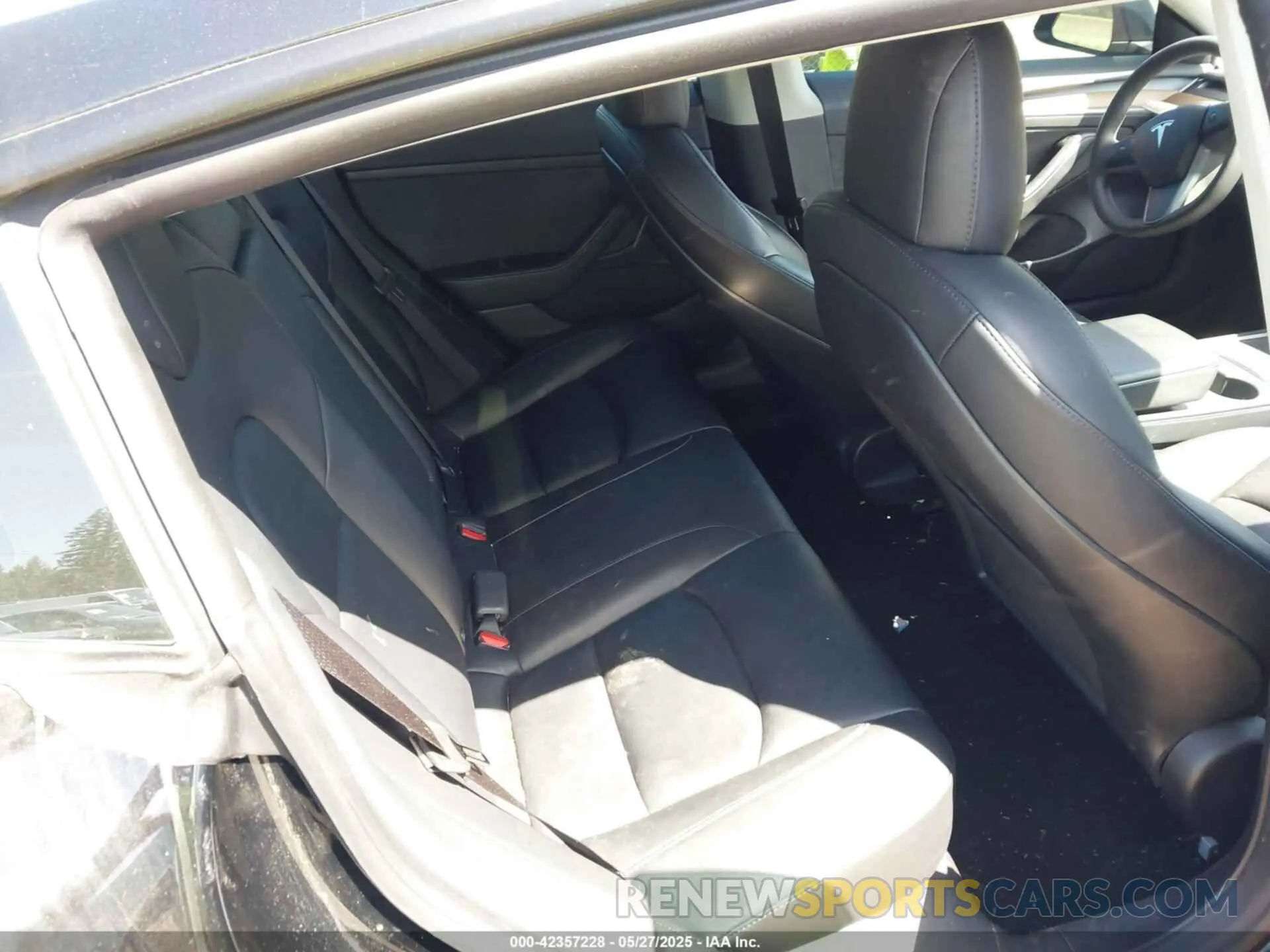 8 Photograph of a damaged car 5YJ3E1EC3NF348486 TESLA MODEL 3 2022