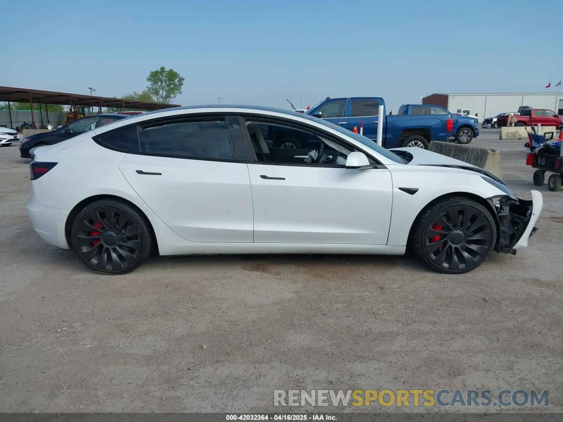 14 Photograph of a damaged car 5YJ3E1EC4NF134624 TESLA MODEL 3 2022