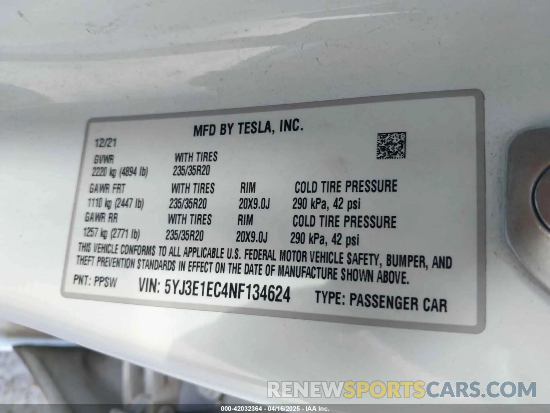 9 Photograph of a damaged car 5YJ3E1EC4NF134624 TESLA MODEL 3 2022