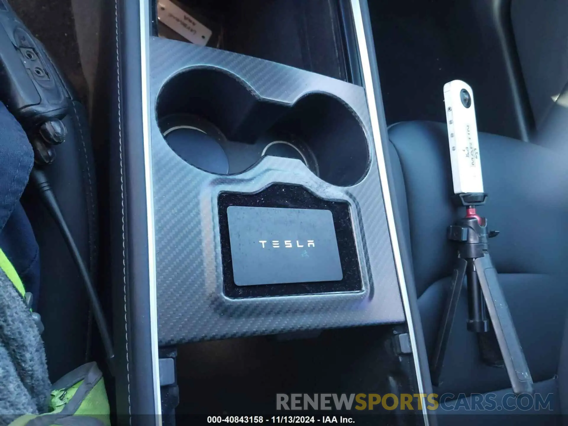 11 Photograph of a damaged car 5YJ3E1EC4NF265813 TESLA MODEL 3 2022